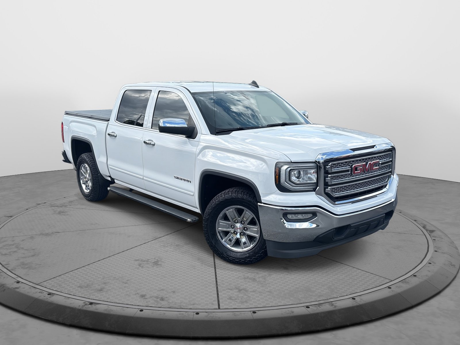 Used 2018 GMC Sierra 1500 SLE with VIN 3GTP1MEC2JG102533 for sale in Franklin, TN
