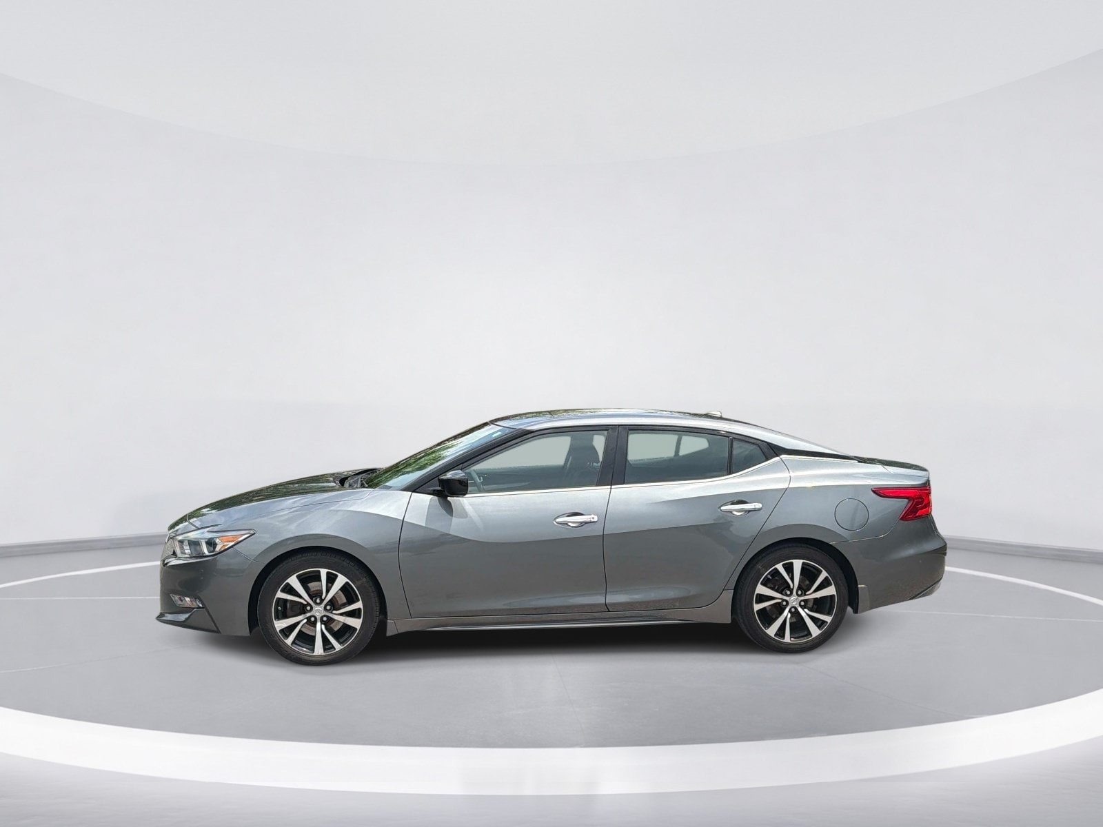 Nissan Maxima S