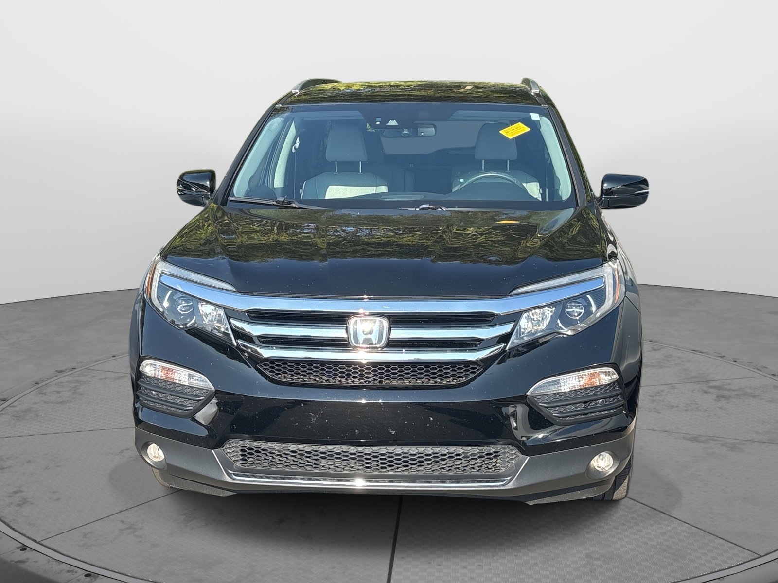 2017 Honda Pilot Elite photo 2