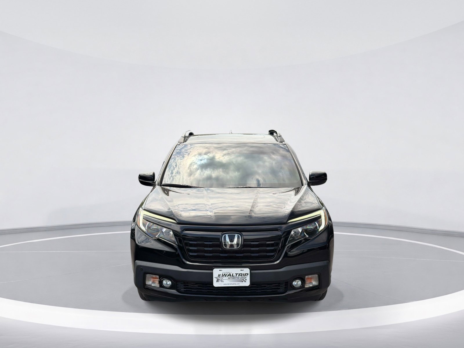 2019 Honda Ridgeline Black Edition photo 2