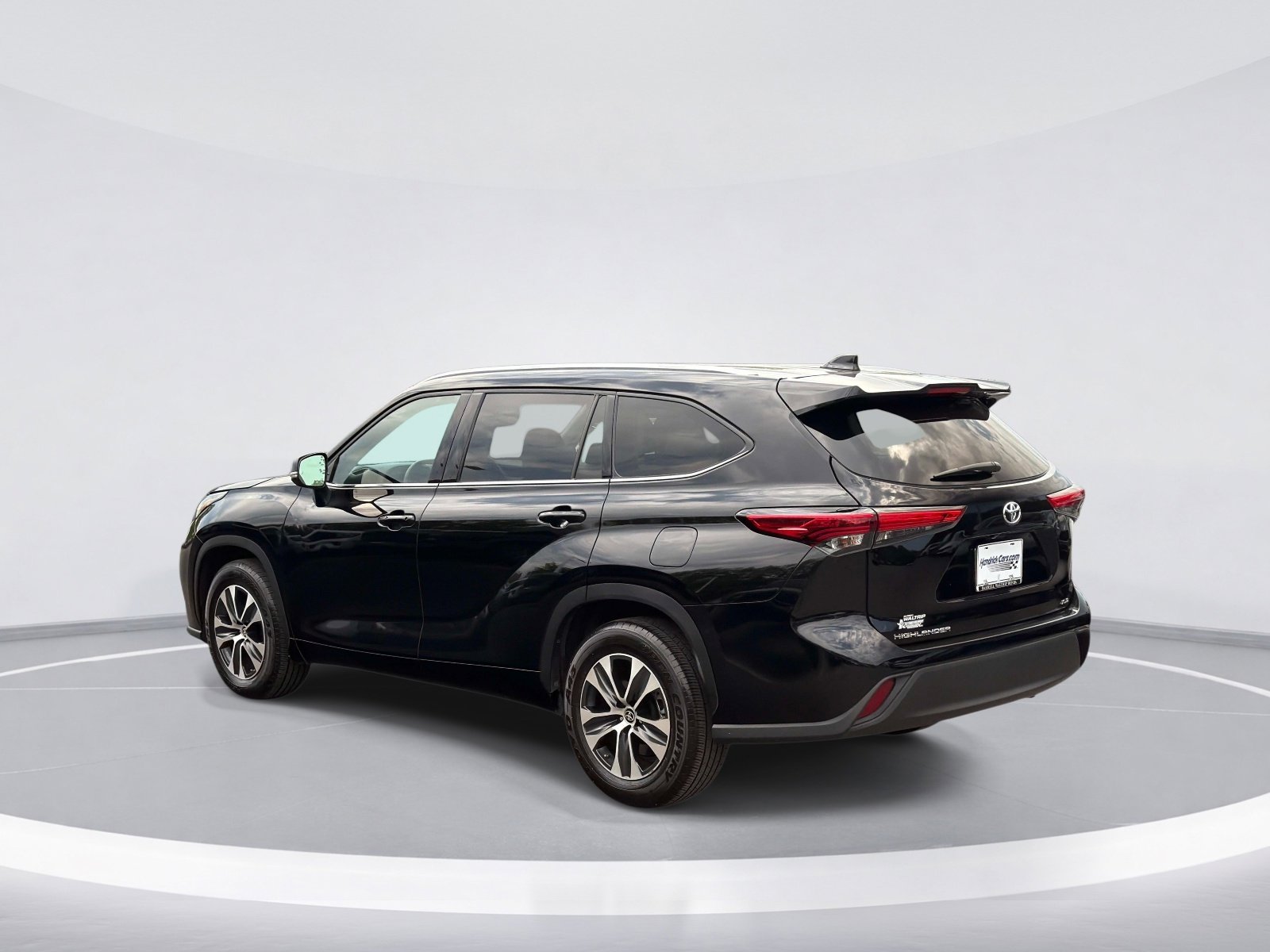 2021 Toyota Highlander XLE photo 5