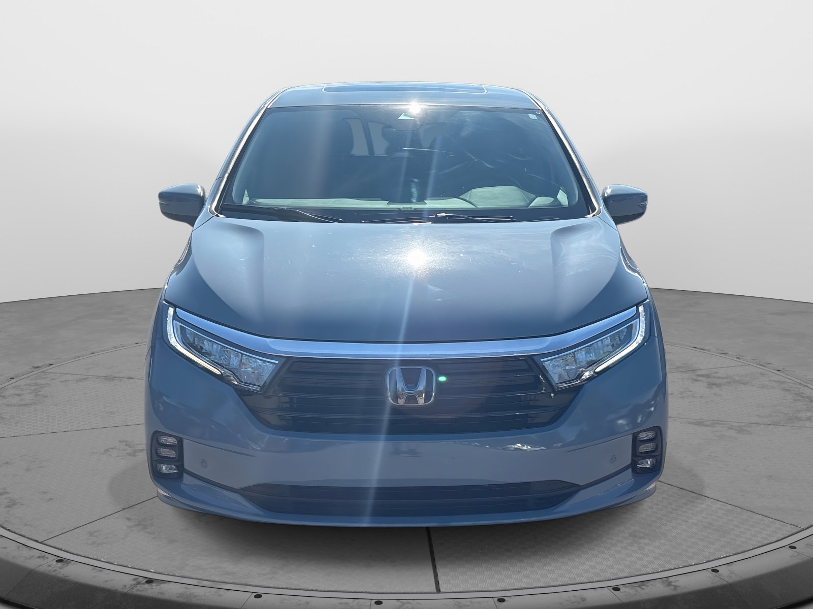 2023 Honda Odyssey Touring photo 2