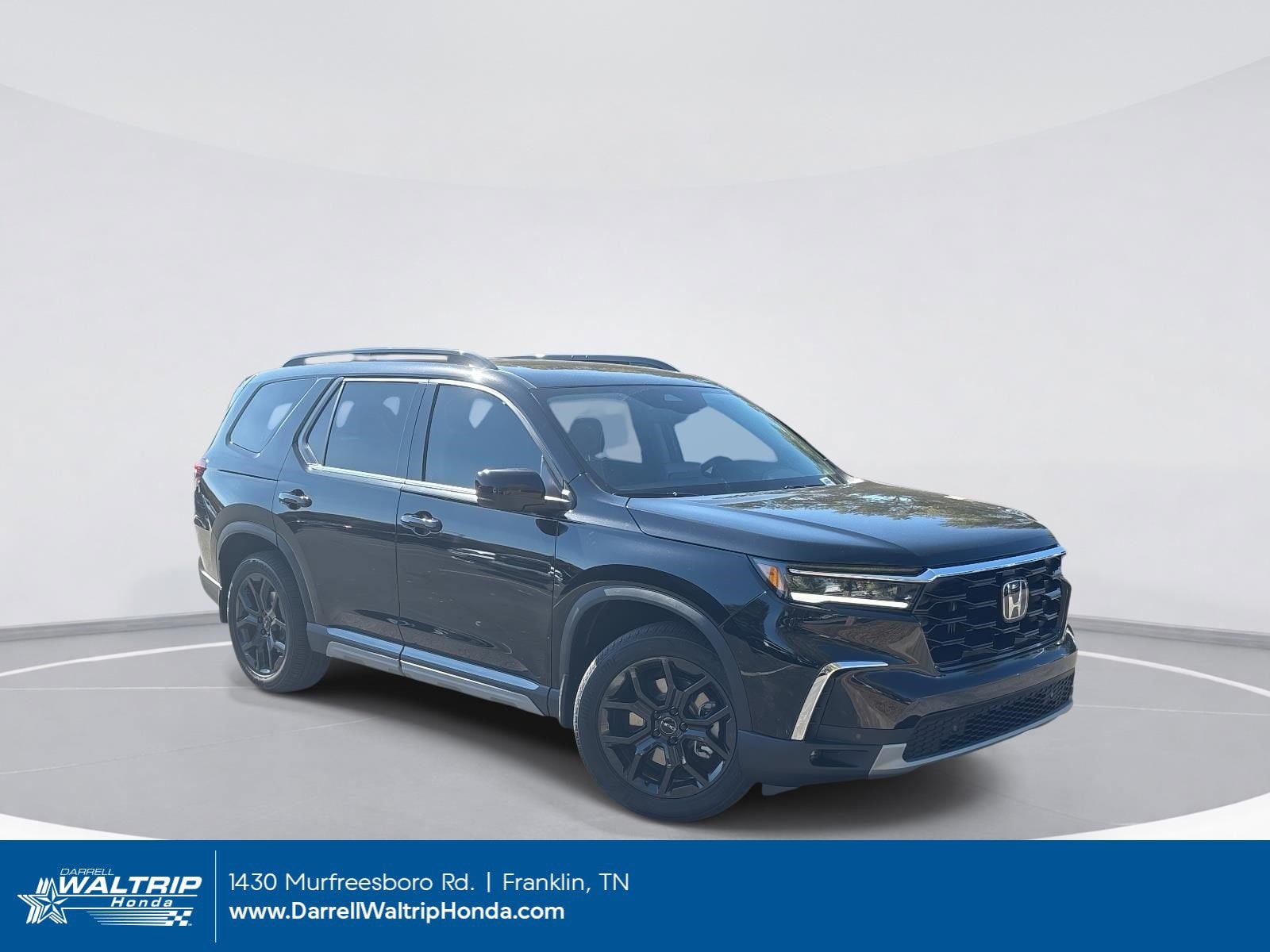 2025 Honda Pilot Touring AWD's photo