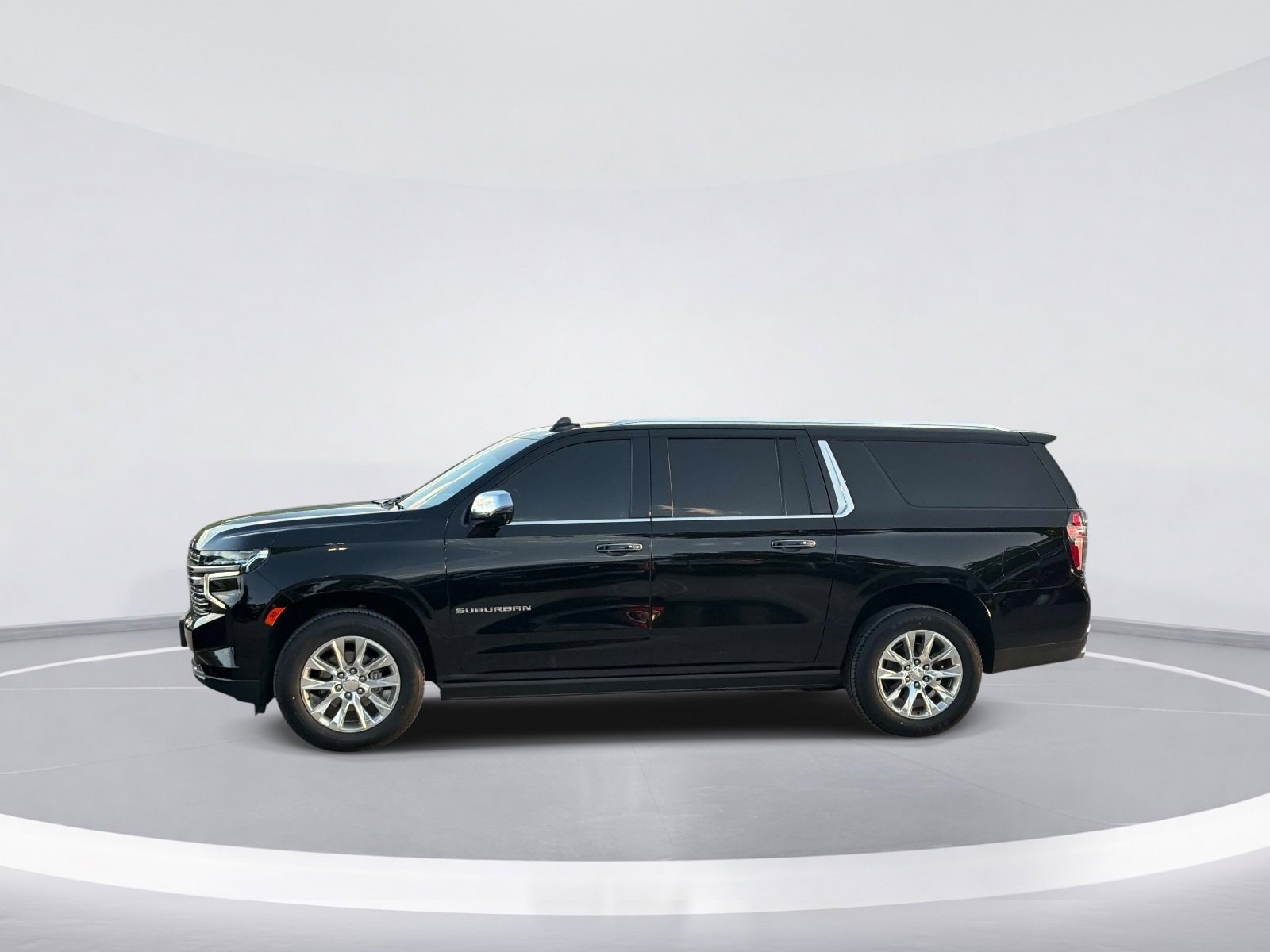 2023 Chevrolet Suburban Premier photo 5