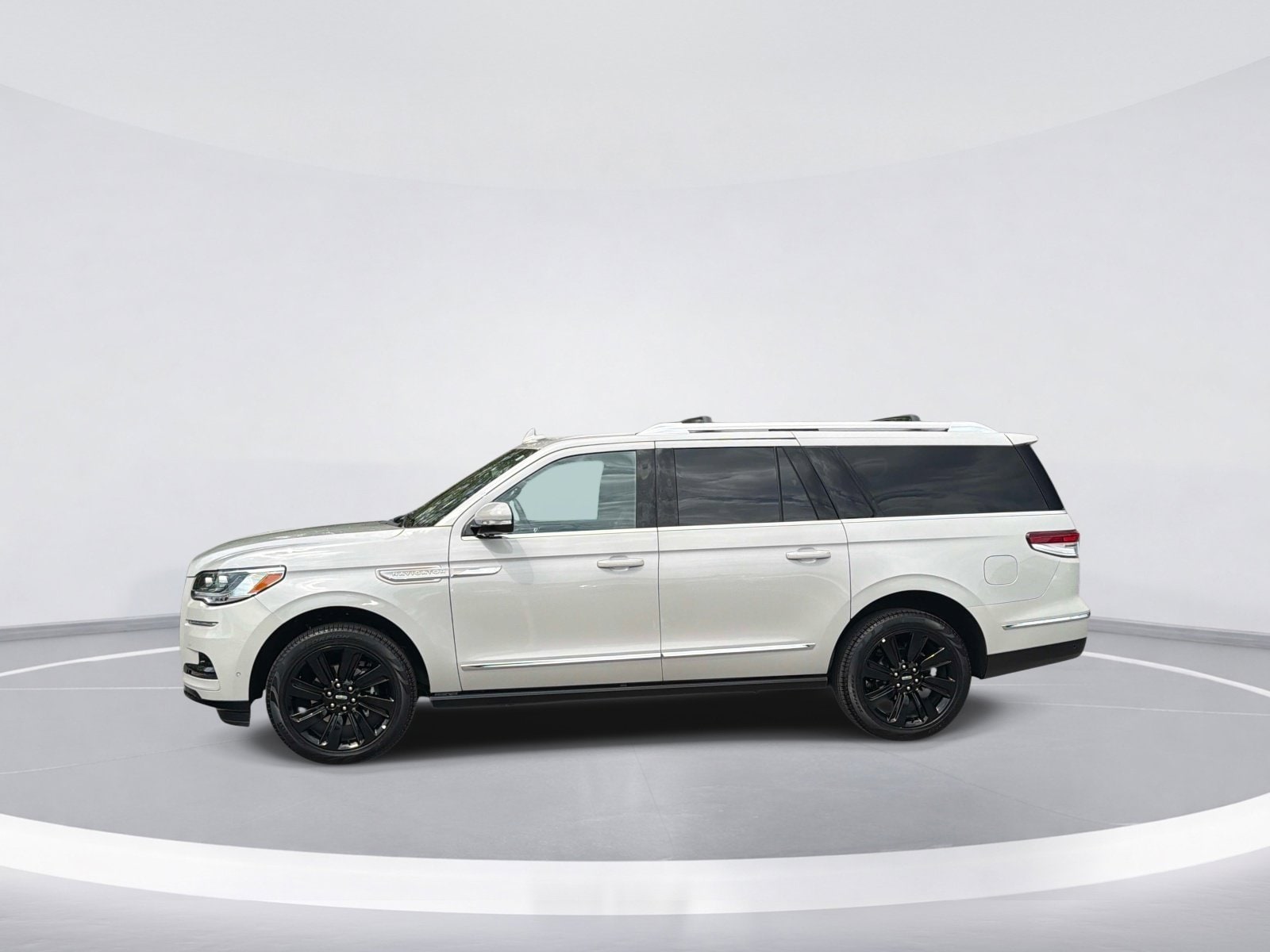 2024 Lincoln Navigator L Reserve photo 4