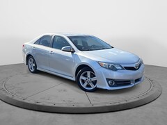 2014 Toyota Camry SE Sedan