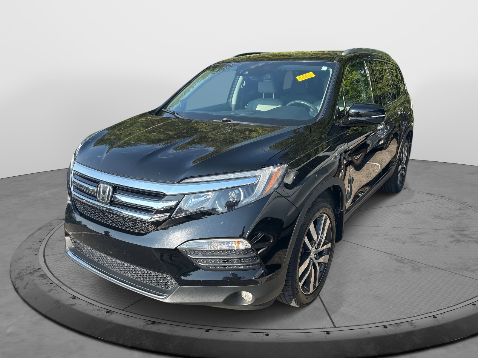 2017 Honda Pilot Elite photo 3