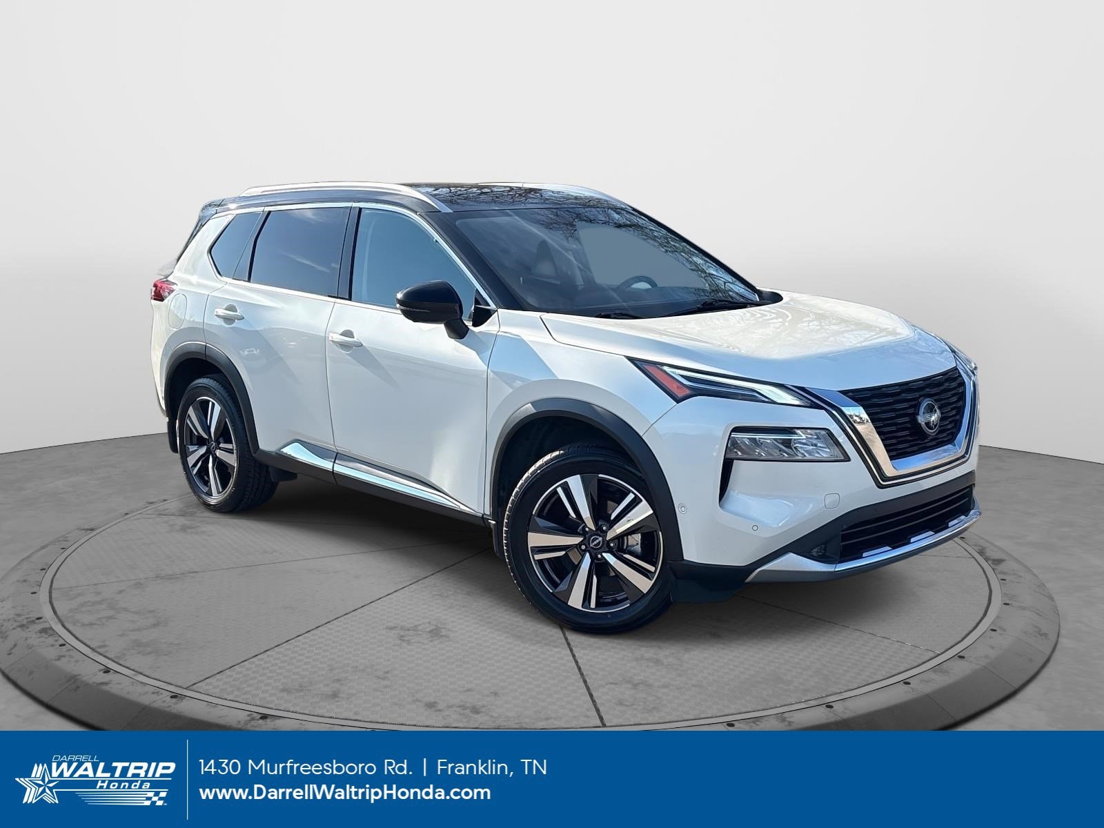 2022 Nissan Rogue Platinum's photo