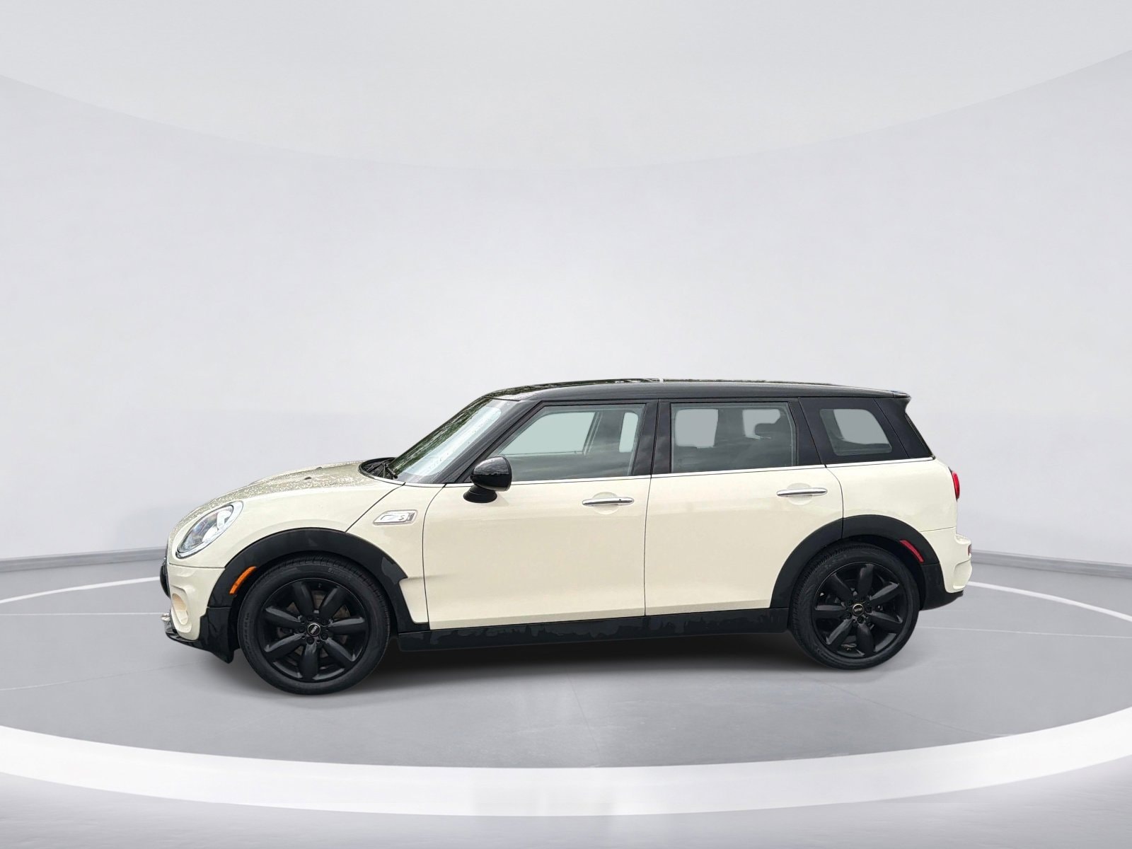 2019 MINI Clubman Cooper S photo 5