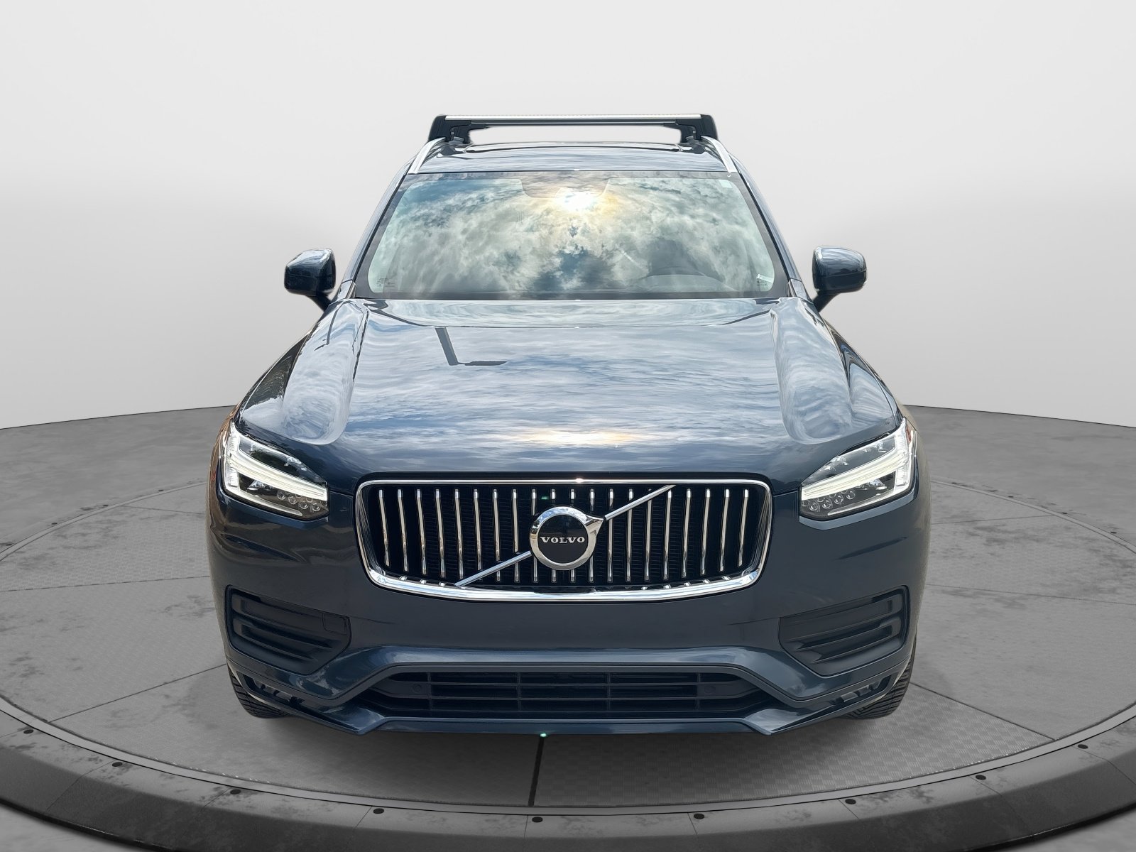 2020 Volvo XC90 Momentum photo 2