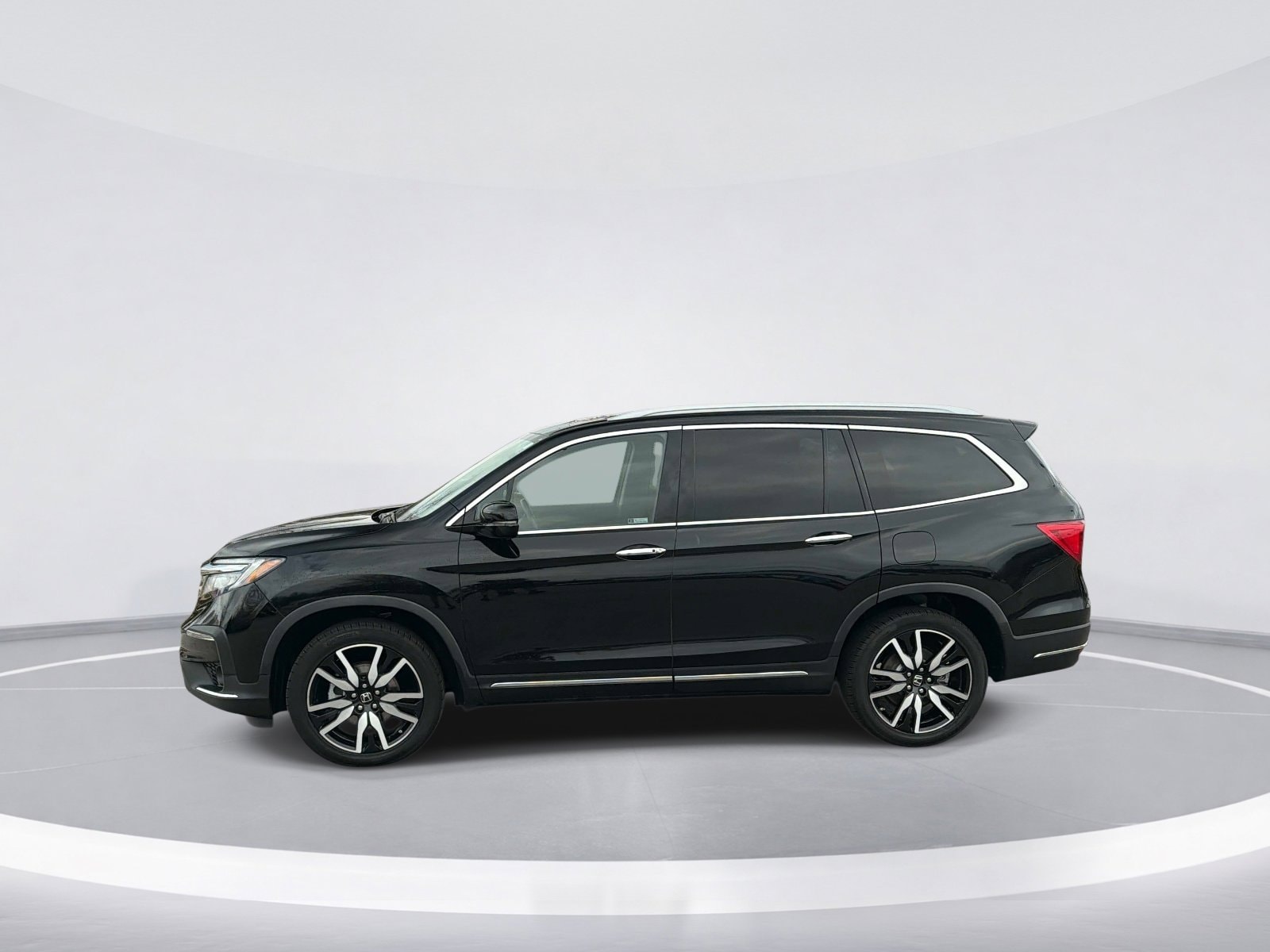 2019 Honda Pilot Touring 7-Passenger photo 5