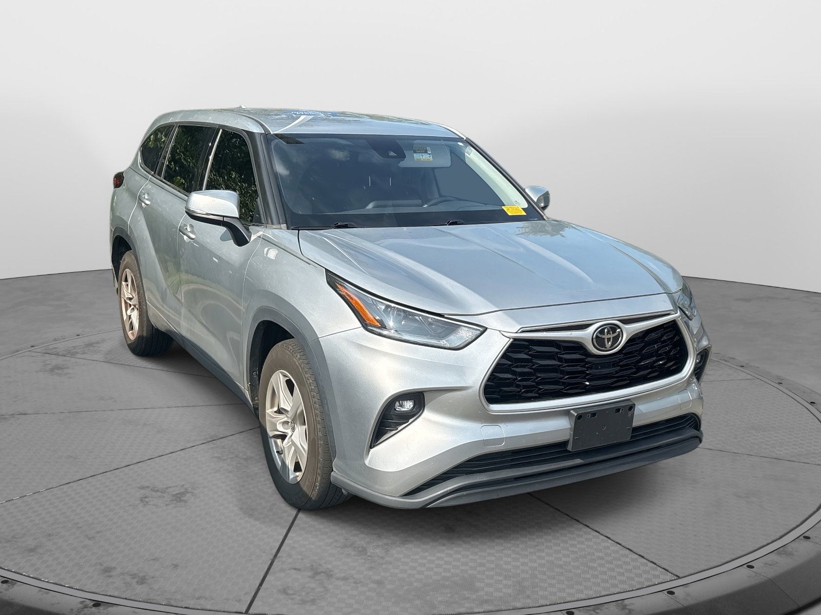Used 2021 Toyota Highlander LE with VIN 5TDZZRAH8MS036298 for sale in Franklin, TN