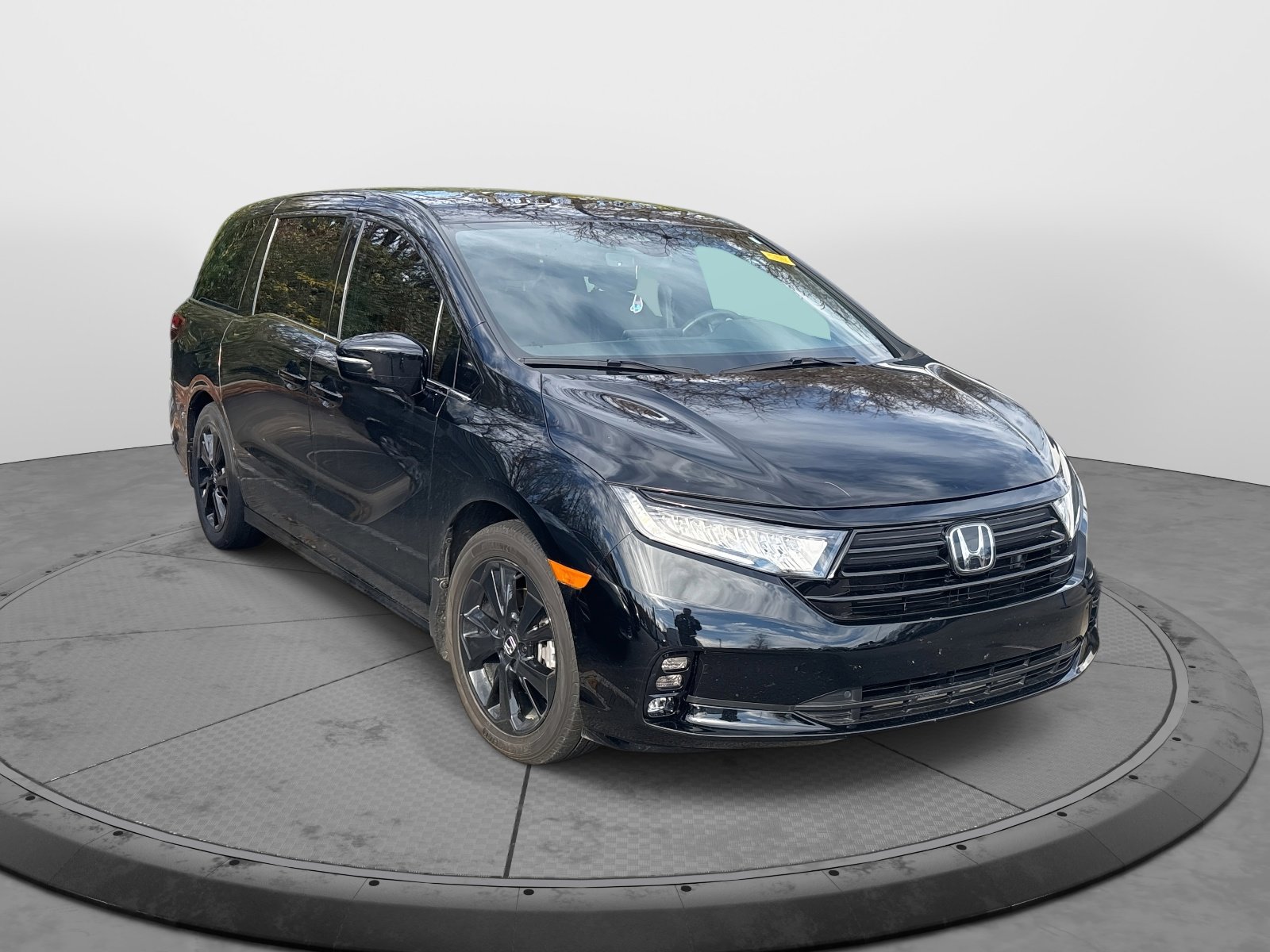 2023 Honda Odyssey Sport photo 2