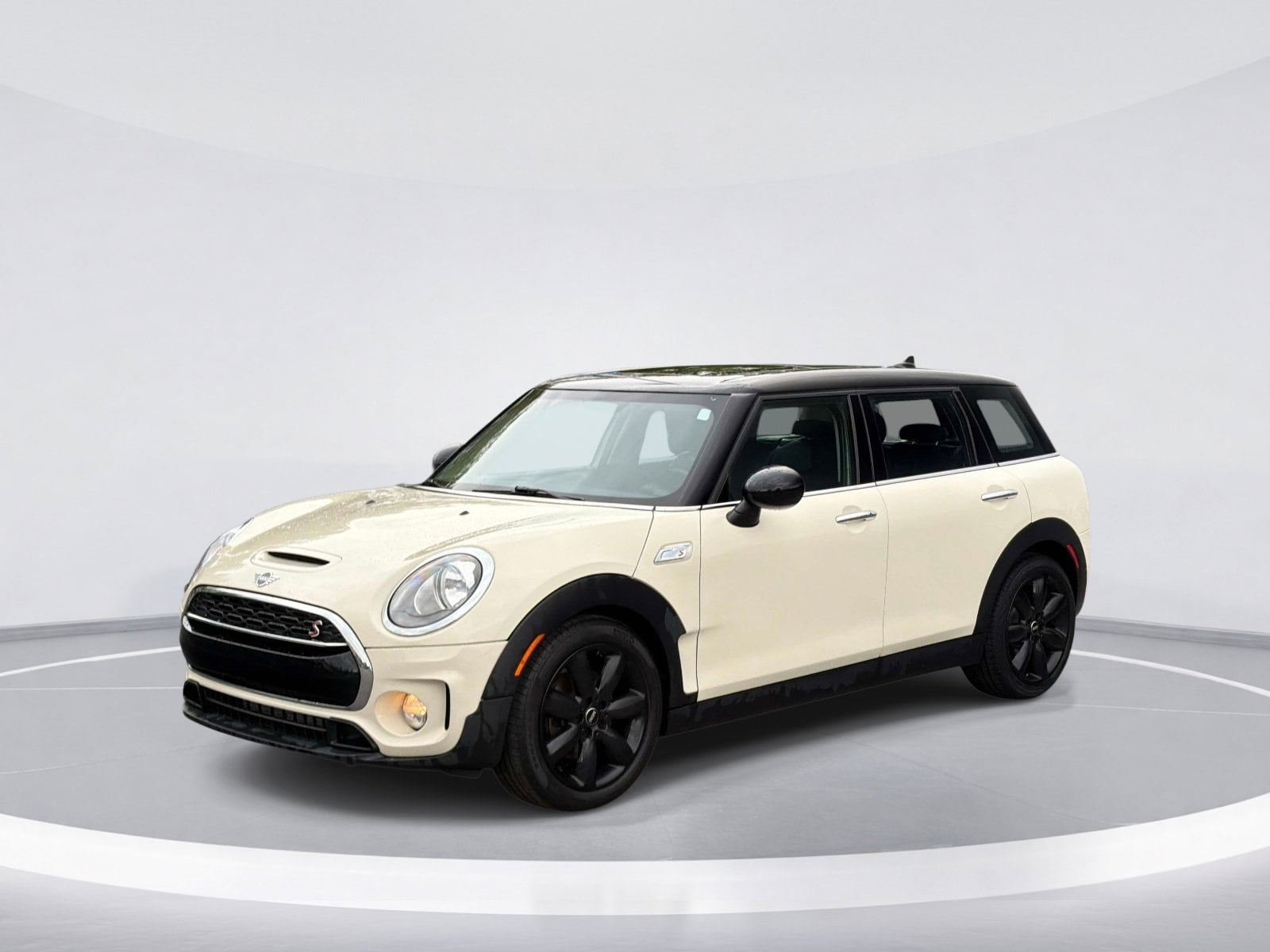 2019 MINI Clubman Cooper S photo 4