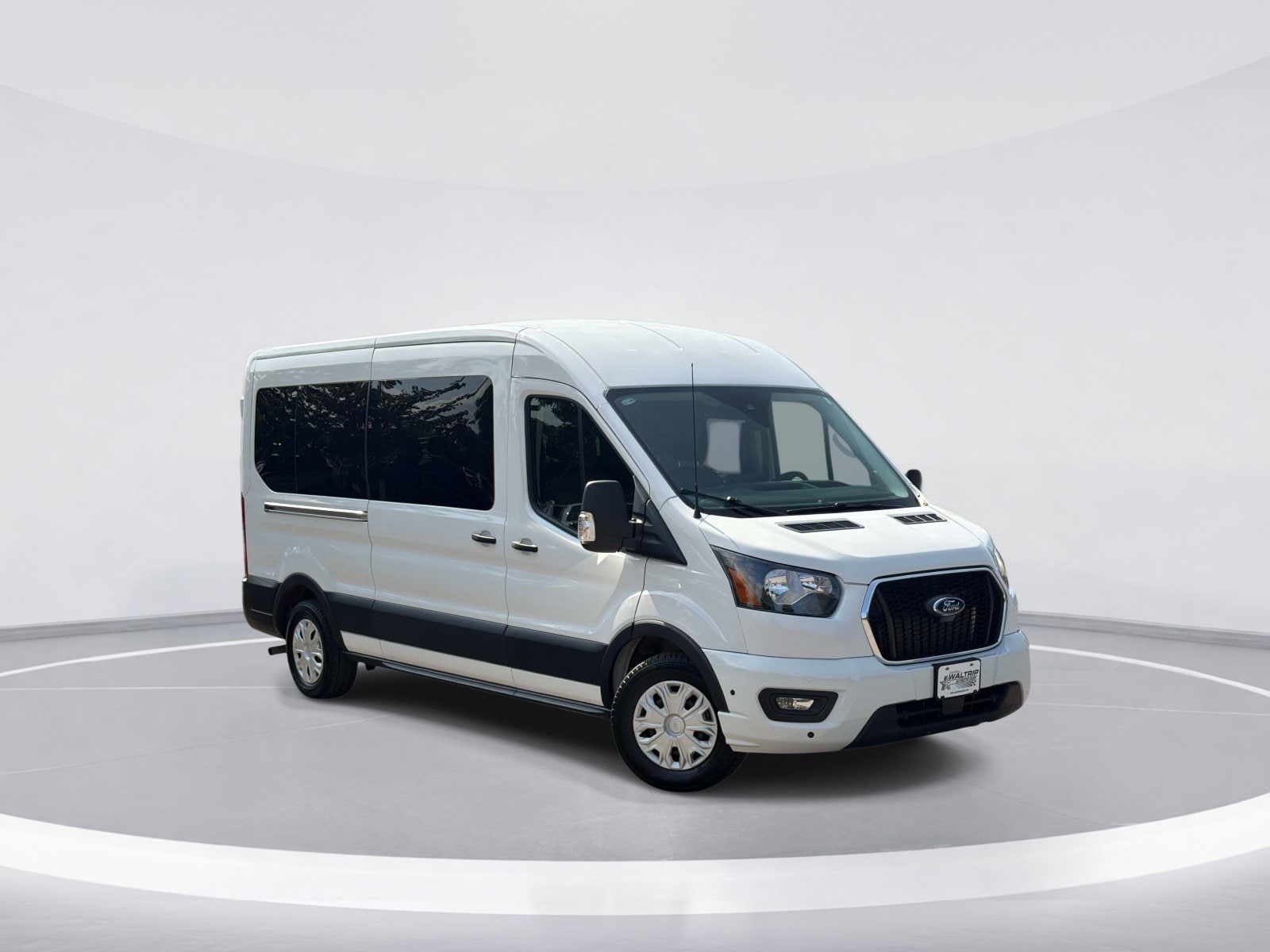 2025 Ford Transit Passenger Wagon XLT