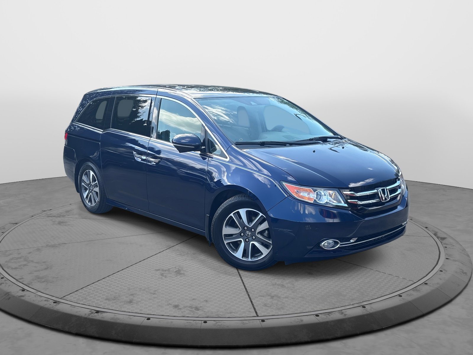 Used 2014 Honda Odyssey Touring with VIN 5FNRL5H91EB091075 for sale in Franklin, TN