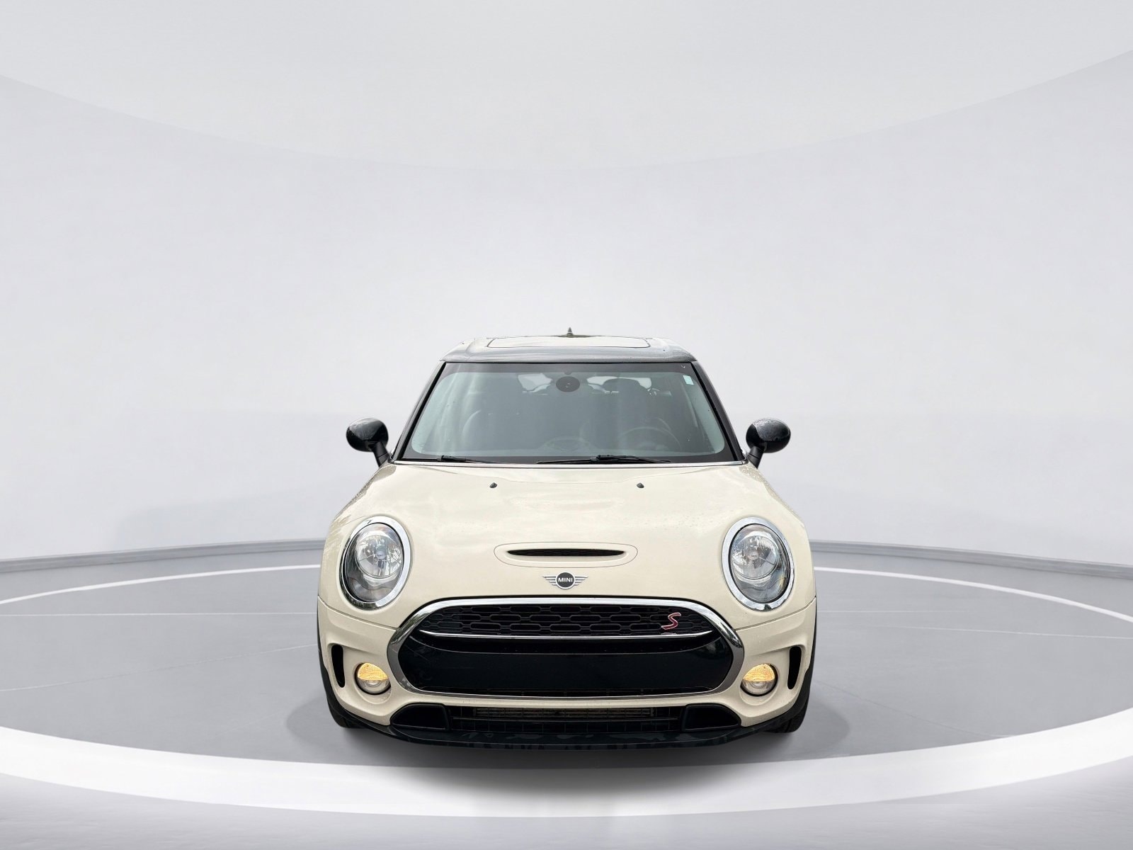 2019 MINI Clubman Cooper S photo 2
