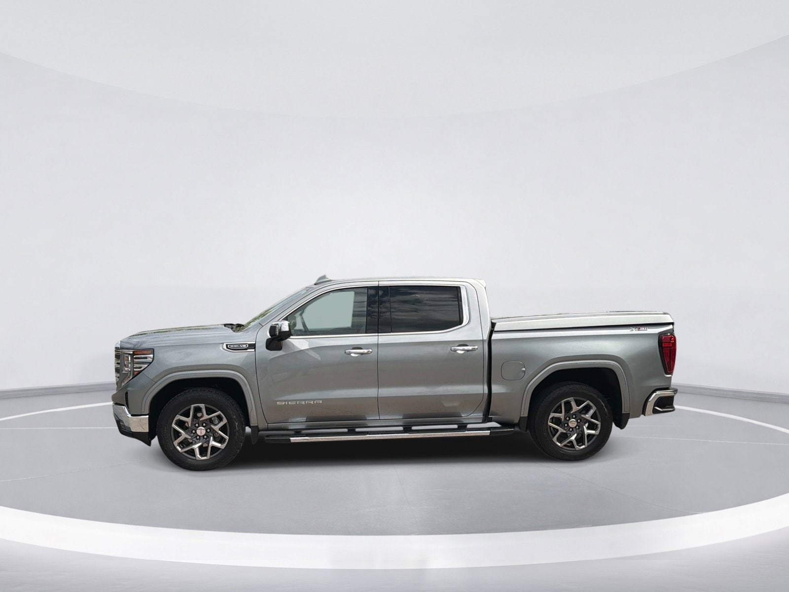 2023 GMC Sierra 1500 SLT photo 4