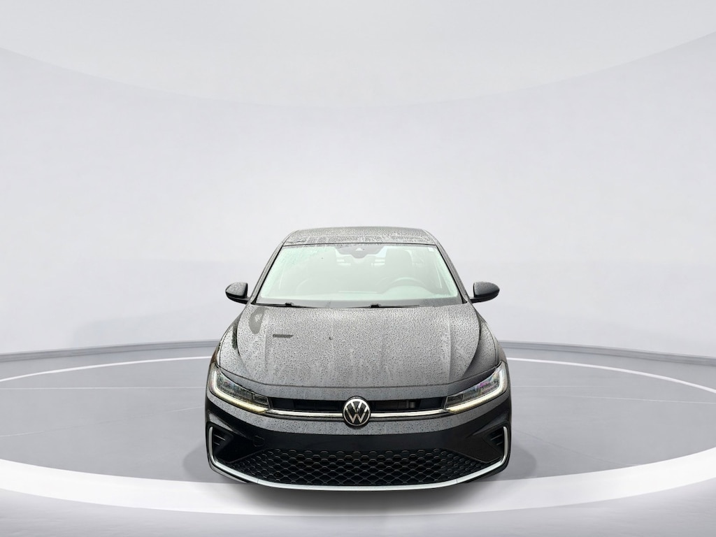 Used 2025 Volkswagen Jetta SE Sedan