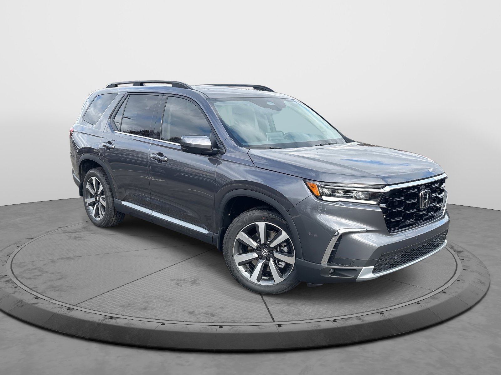 2025 Honda Pilot Touring photo 2