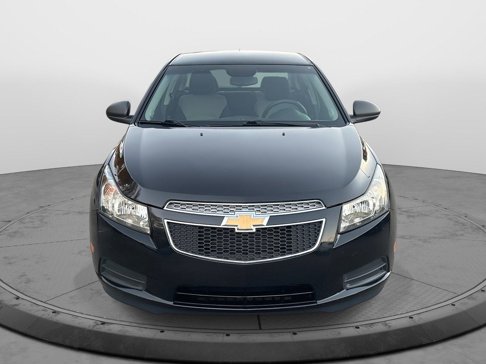 2014 Chevrolet Cruze LS photo 2