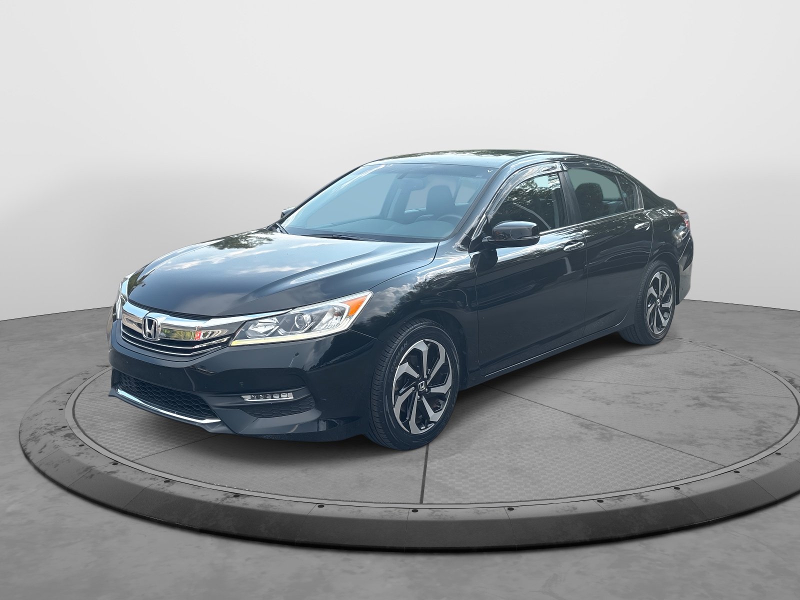 2017 Honda Accord EX-L photo 3