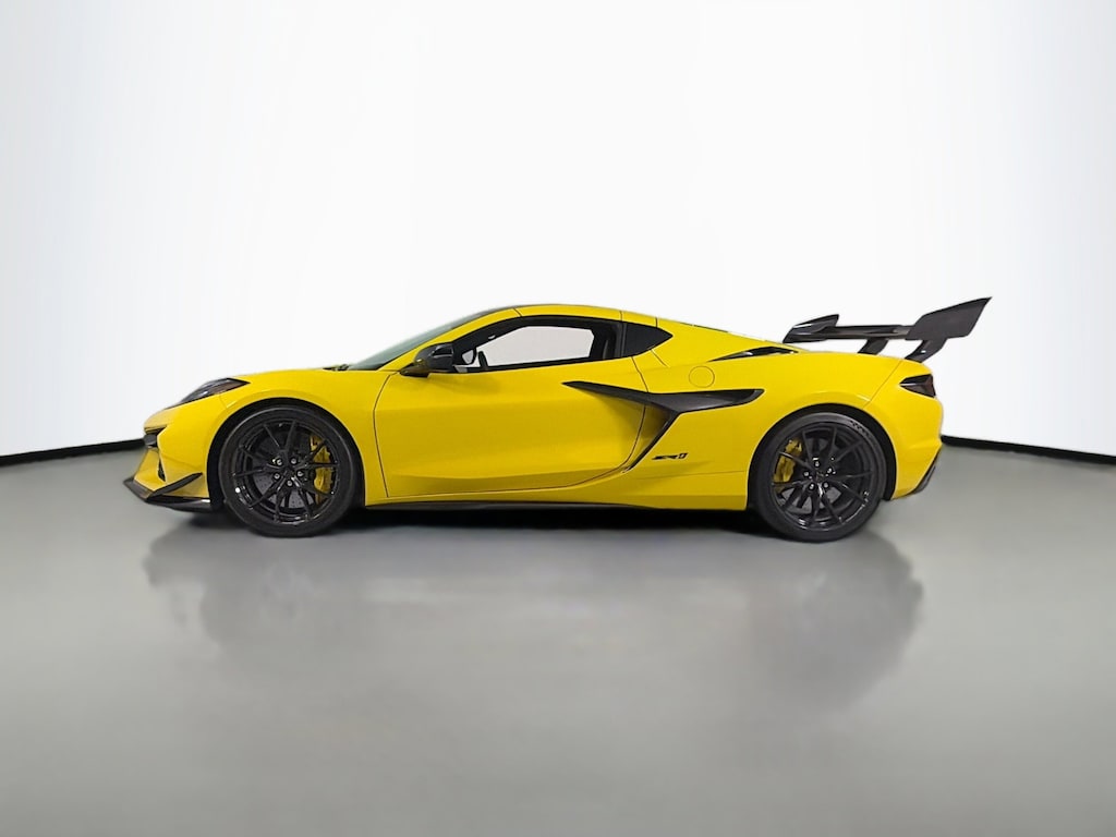Used 2025 Chevrolet Corvette 3LZ 2dr Car