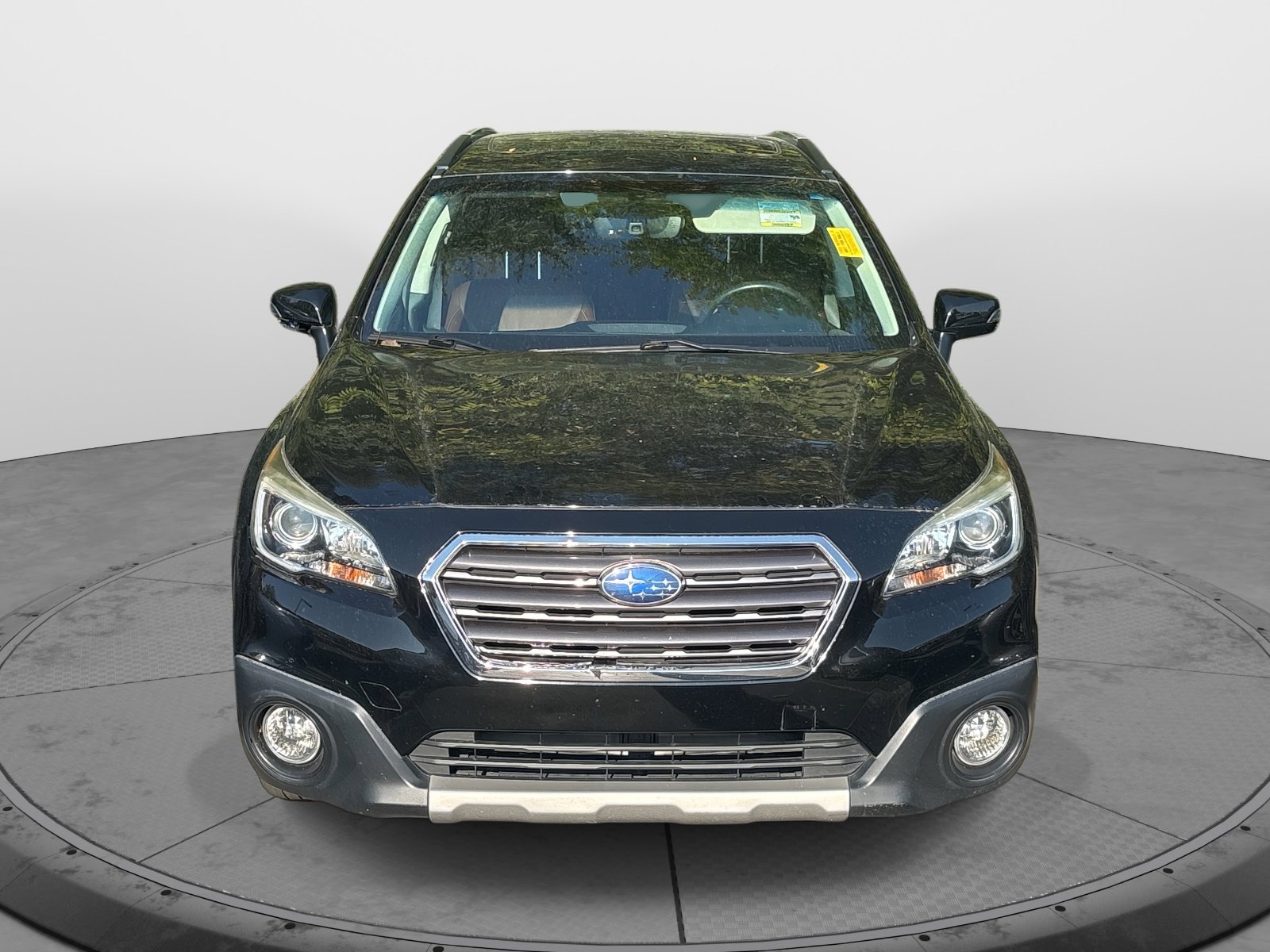 2017 Subaru Outback 3.6R Touring photo 2