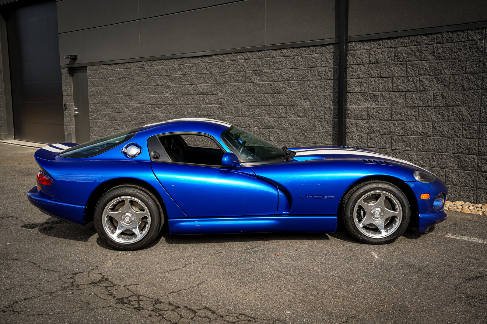 1997 Dodge Viper GTS photo 3