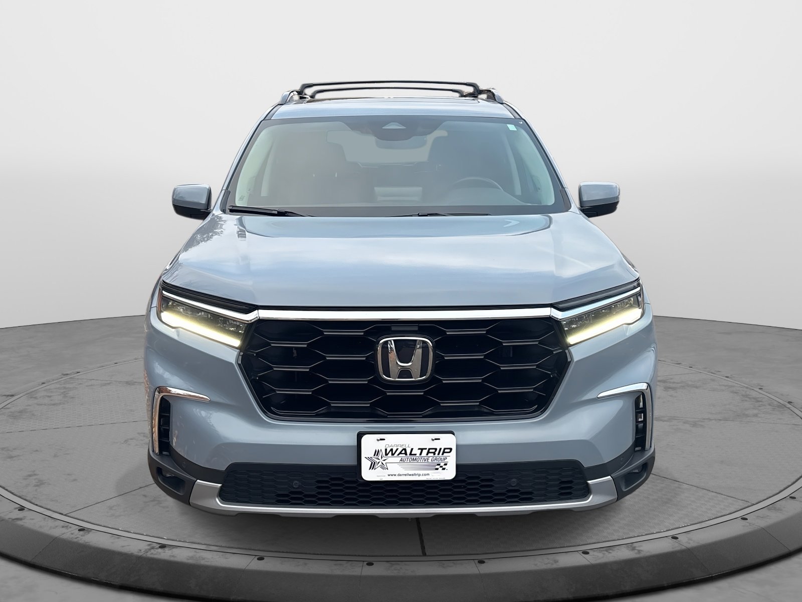 2023 Honda Pilot Touring photo 2