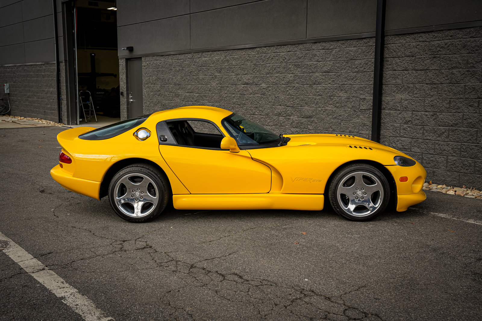 2001 Dodge Viper GTS photo 5