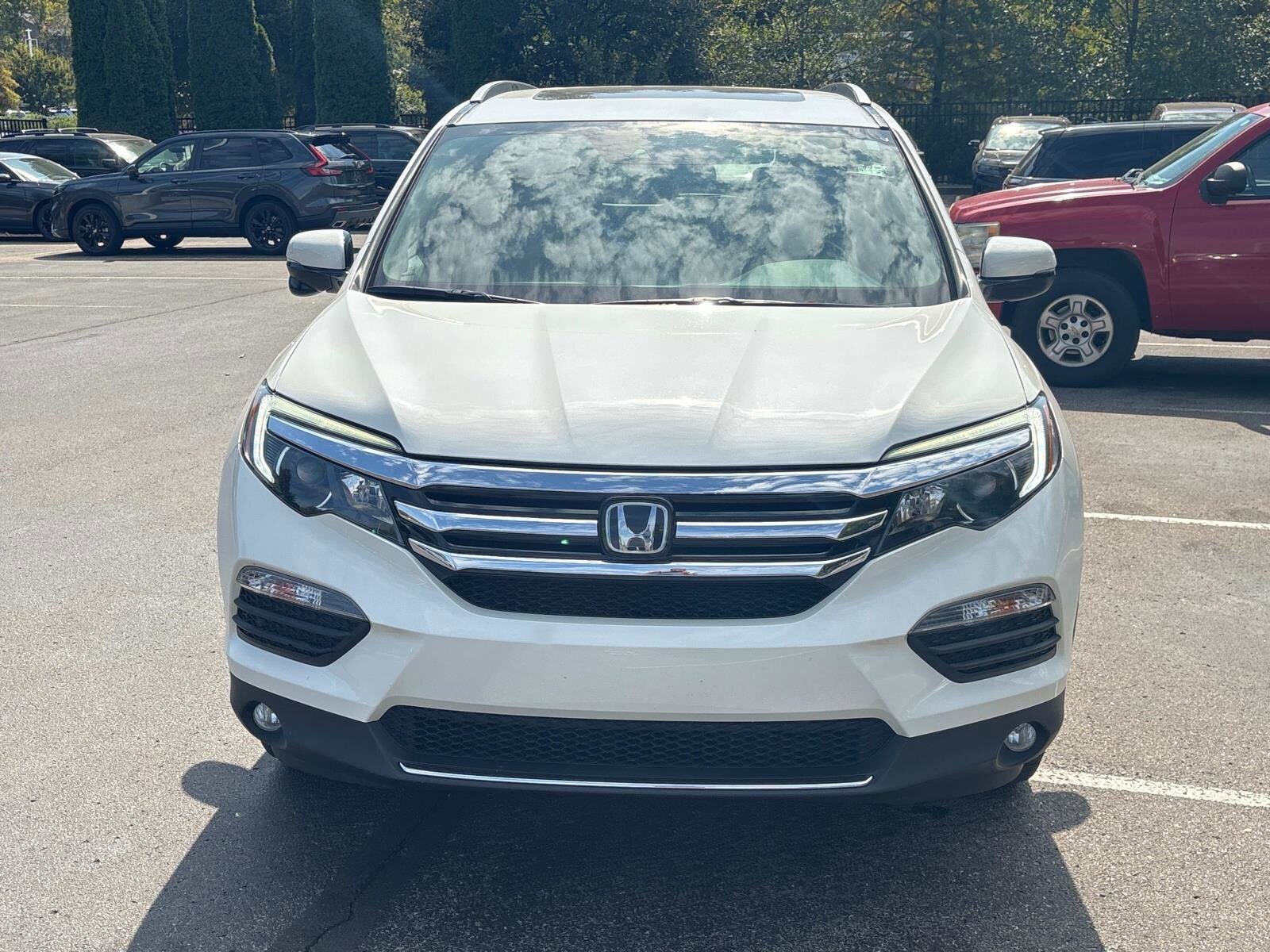 2018 Honda Pilot Touring photo 2