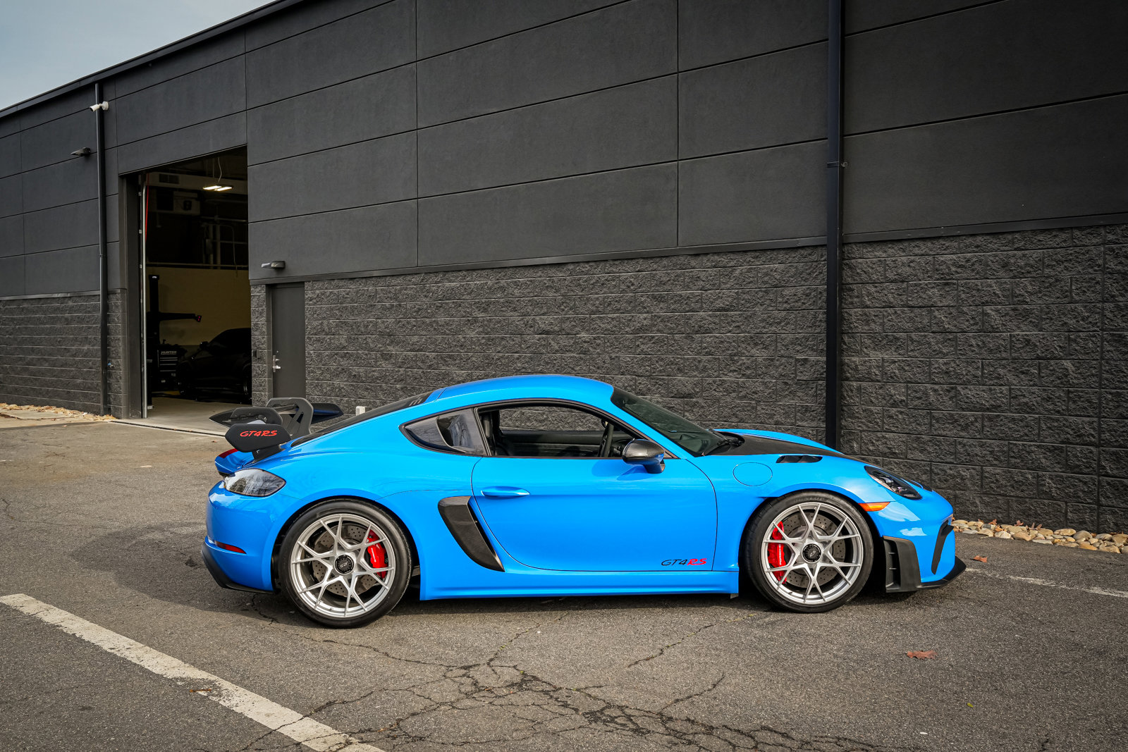 2024 Porsche 718 Cayman GT4 RS photo 3