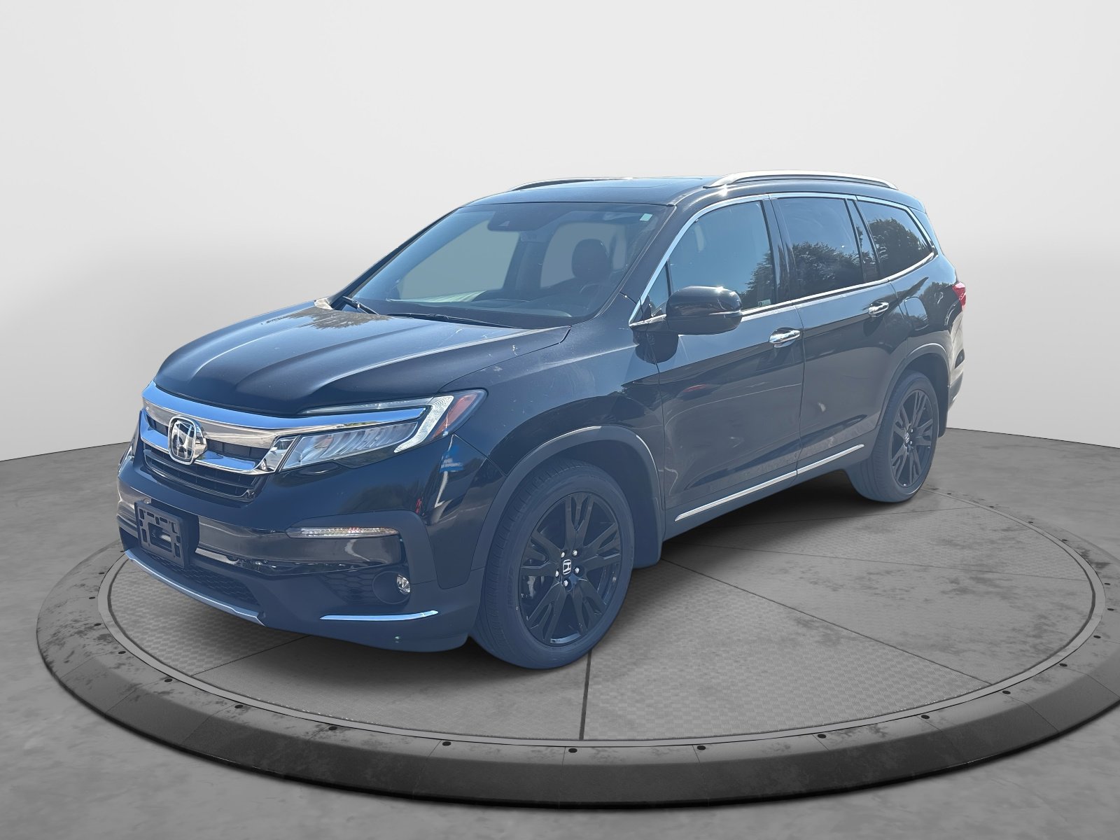 2022 Honda Pilot Touring photo 2