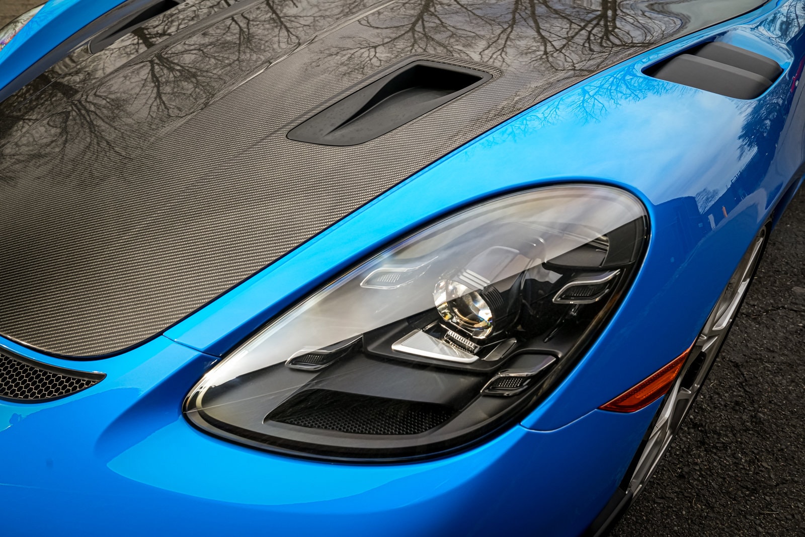 2024 Porsche 718 Cayman GT4 RS photo 2