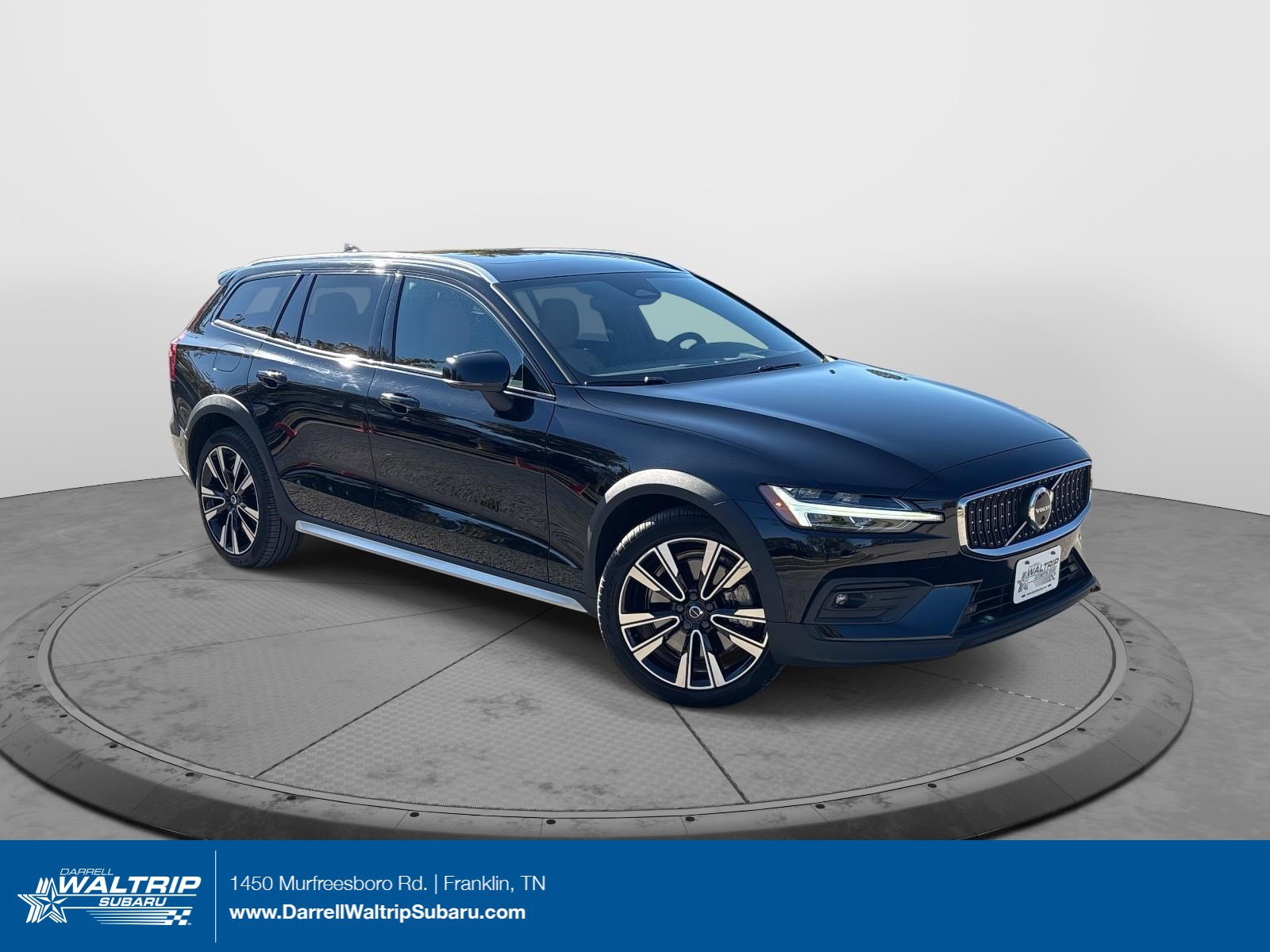 2023 Volvo V60 Cross Country Ultimate's photo