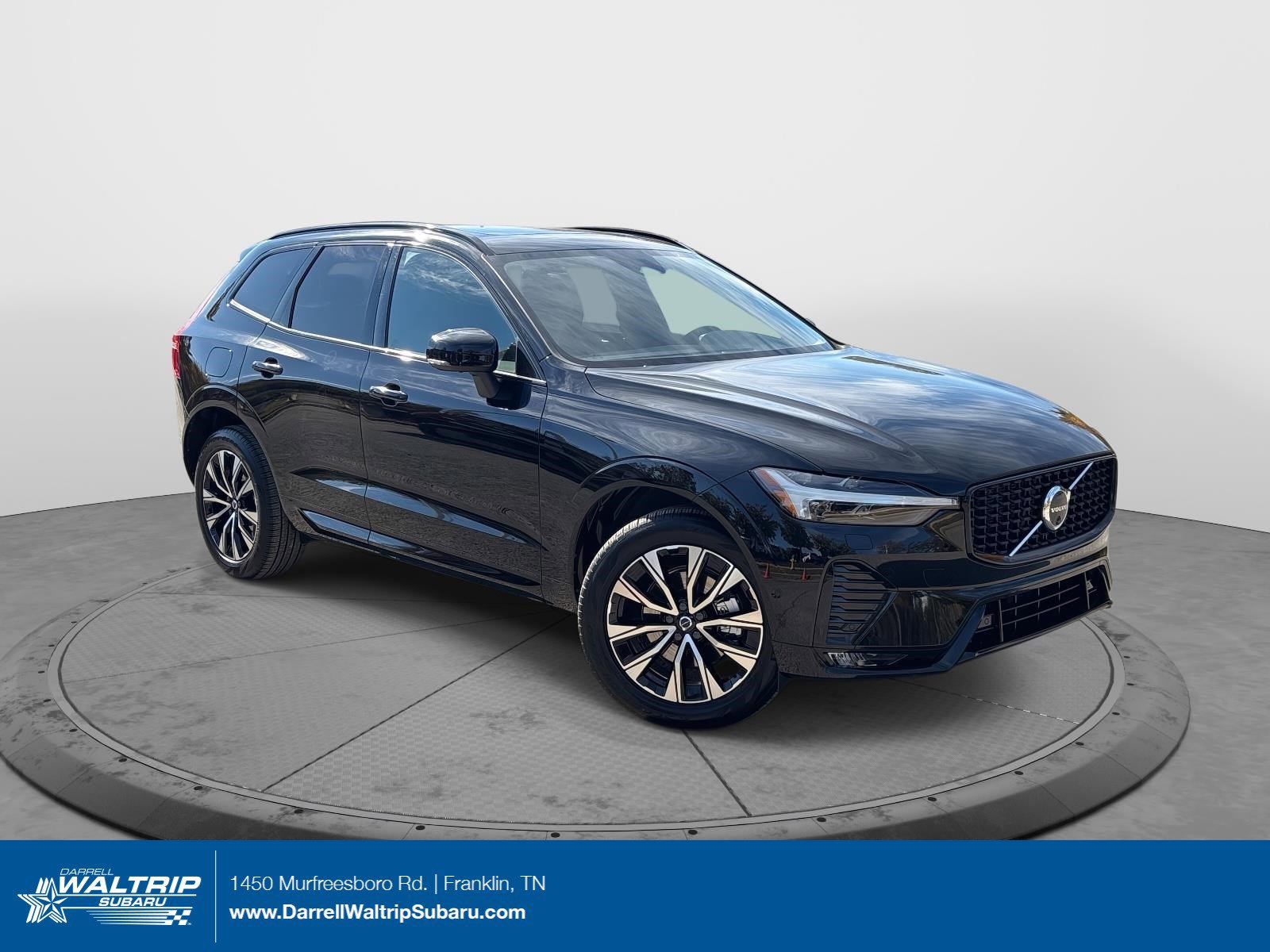 2025 Volvo XC60 Plus's photo