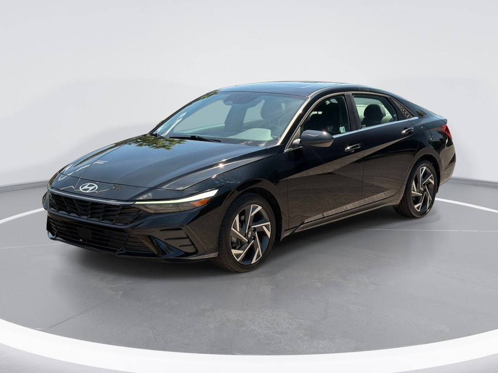 Used 2024 Hyundai Elantra SEL Sedan