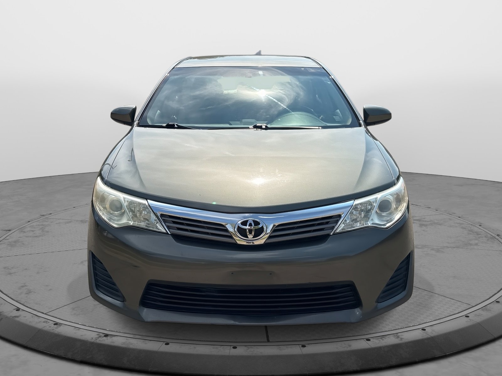 2014 Toyota Camry L photo 2