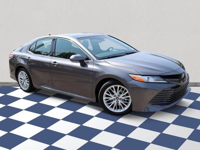 Used 2018 Toyota Camry XLE with VIN 4T1BZ1HK4JU008988 for sale in Franklin, TN