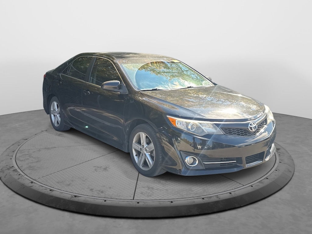 Used 2013 Toyota Camry SE Sedan