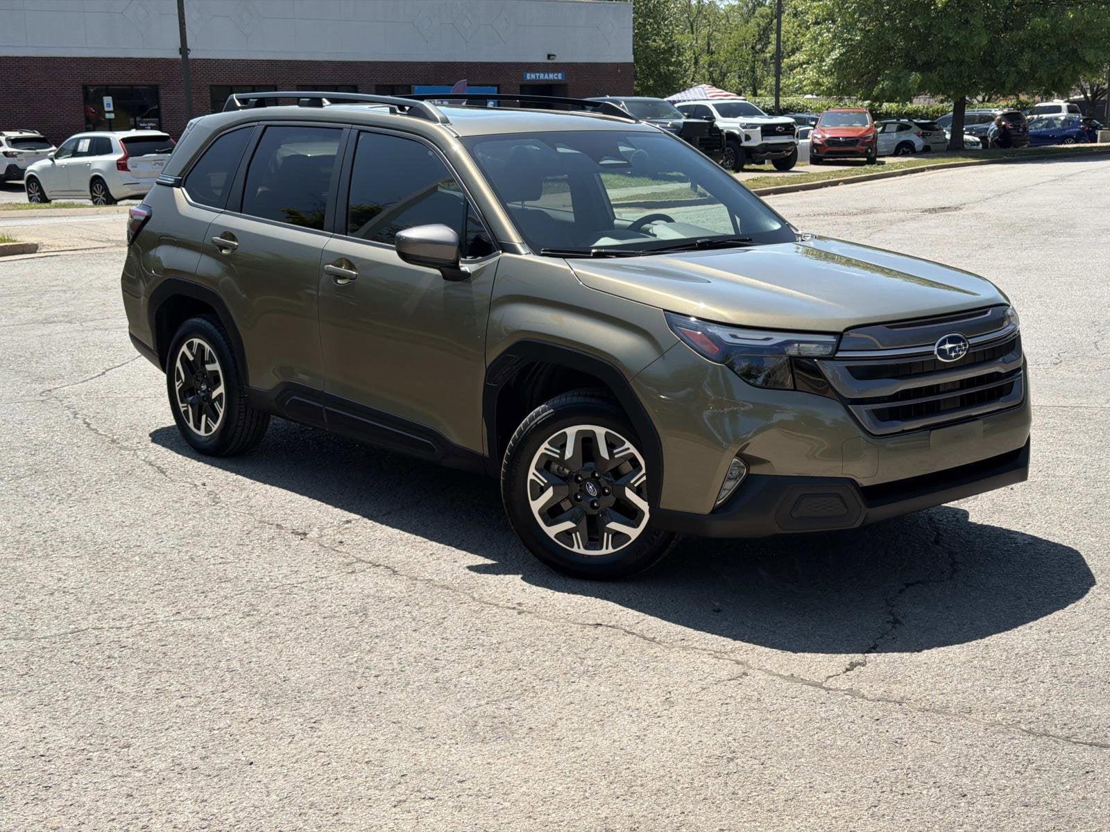 2025 Subaru Forester Premium photo 2