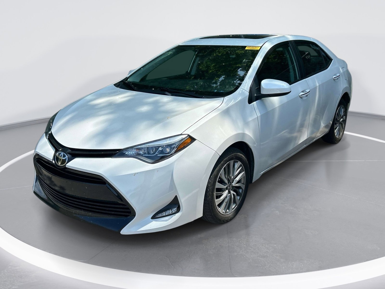 2019 Toyota Corolla XLE photo 6