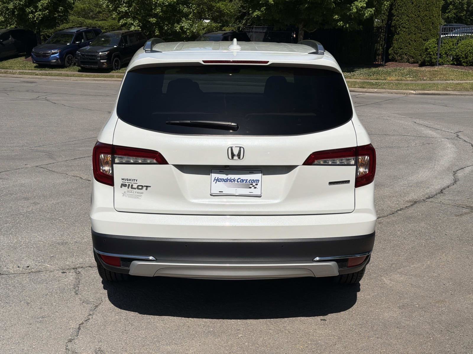 2021 Honda Pilot Touring 7-Passenger photo 3