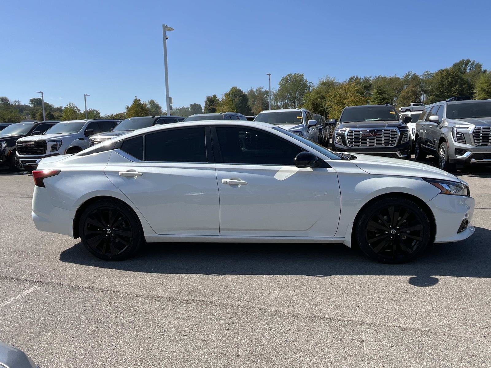 Used 2022 Nissan Altima 2.5 SR Sedan