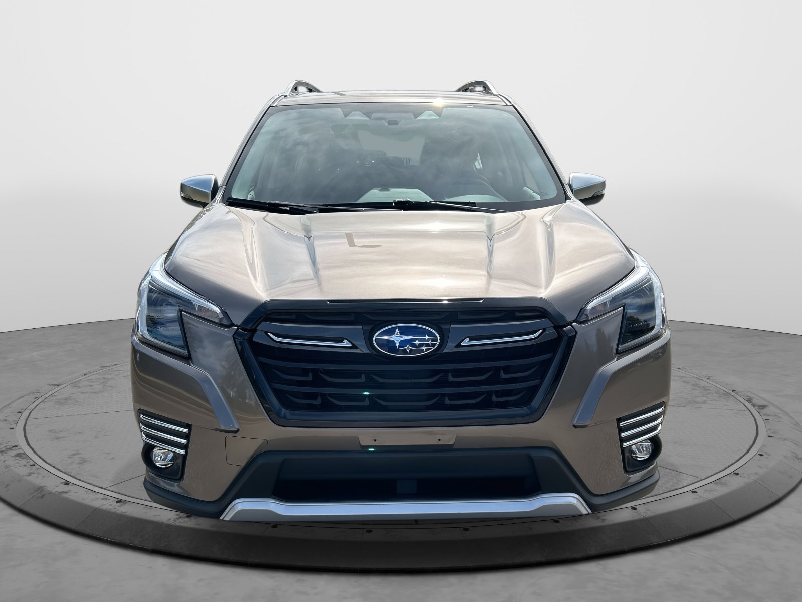 2024 Subaru Forester Touring photo 2