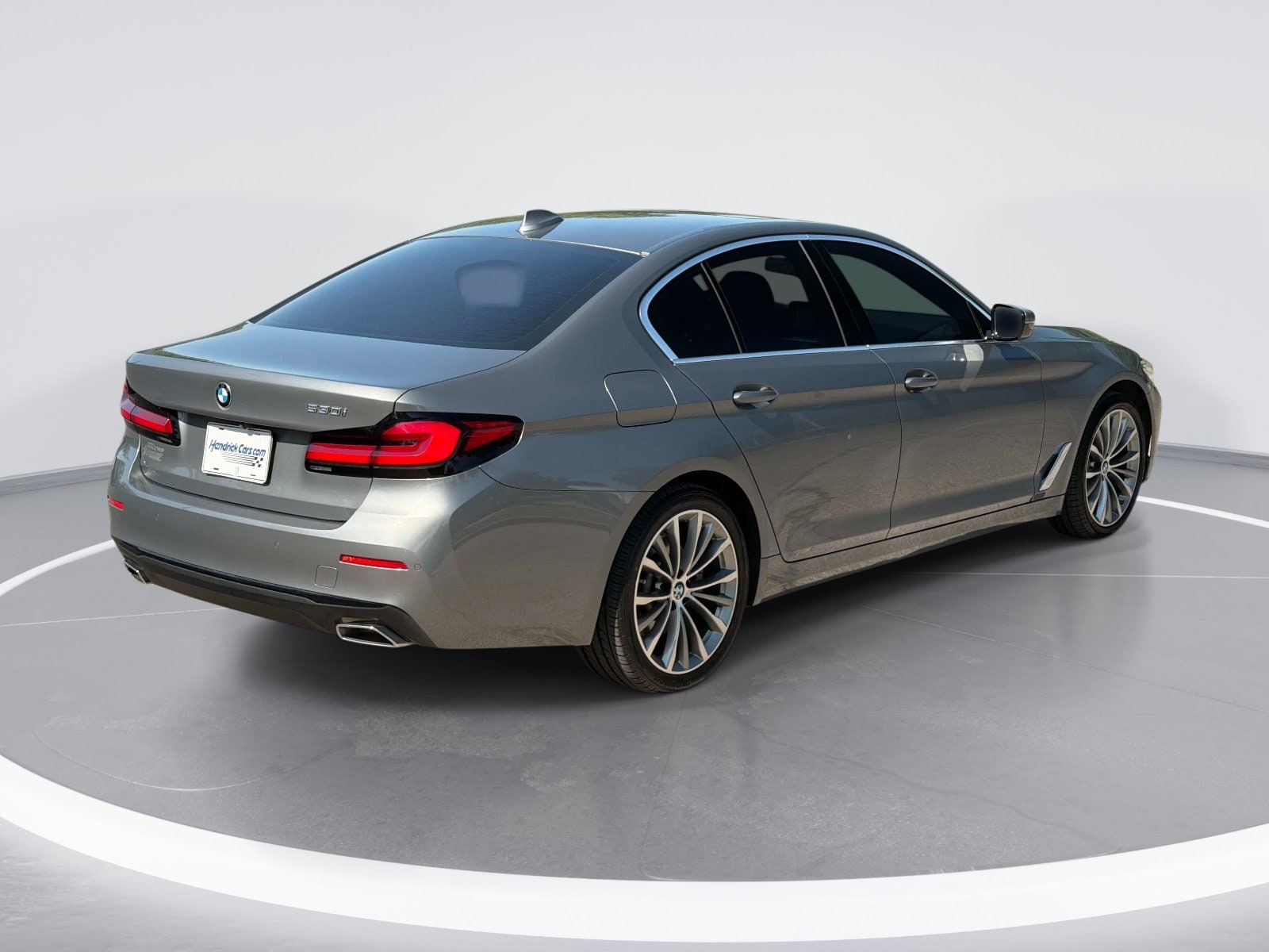 2023 BMW 5 Series 530i photo 3