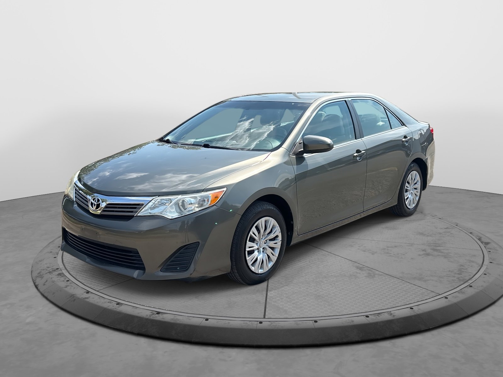 2014 Toyota Camry L photo 3