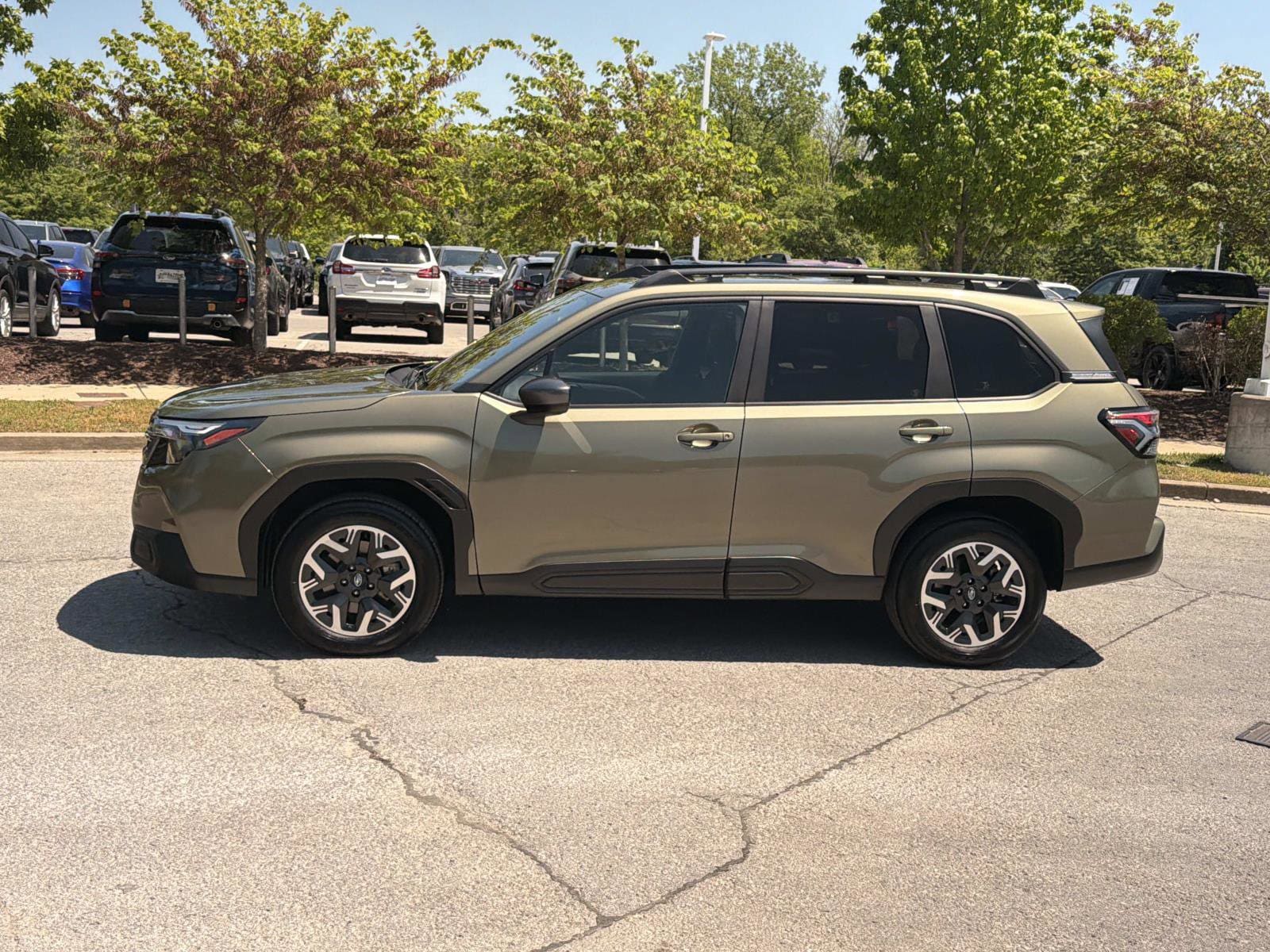 2025 Subaru Forester Premium photo 6