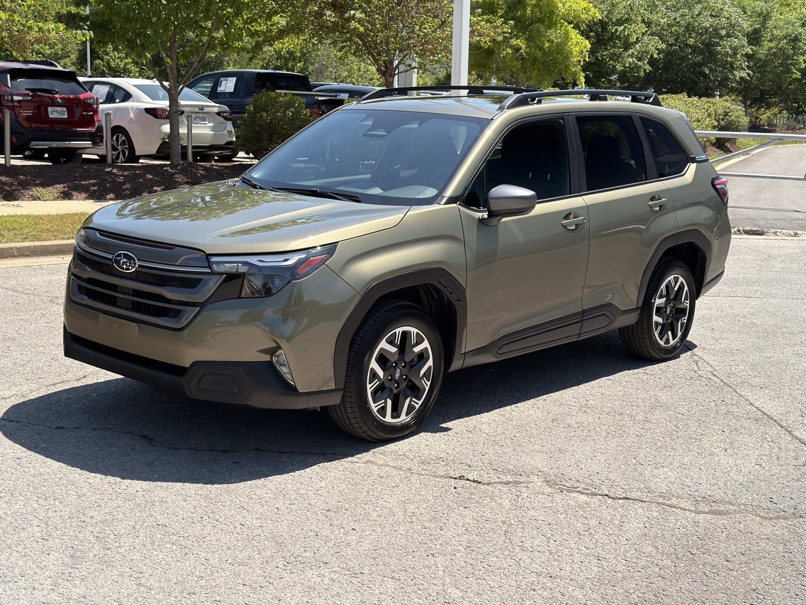 2025 Subaru Forester Premium photo 5